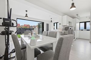 Photo 18- click for photo gallery